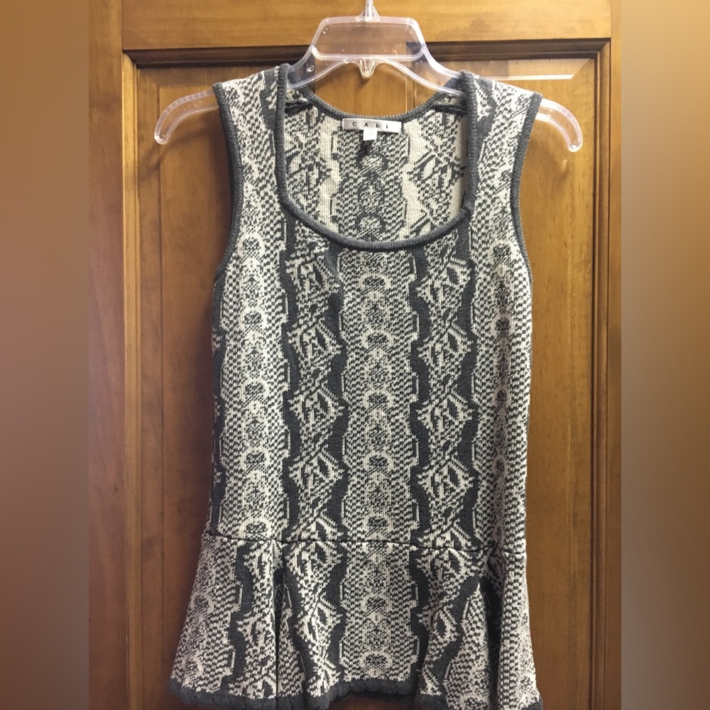 Cabi grey and white sweater sleeveless sweater